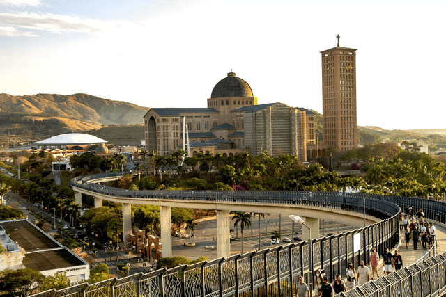 Aparecida Tour Aparecida - Tour Privativo em Português com Guia Oficial