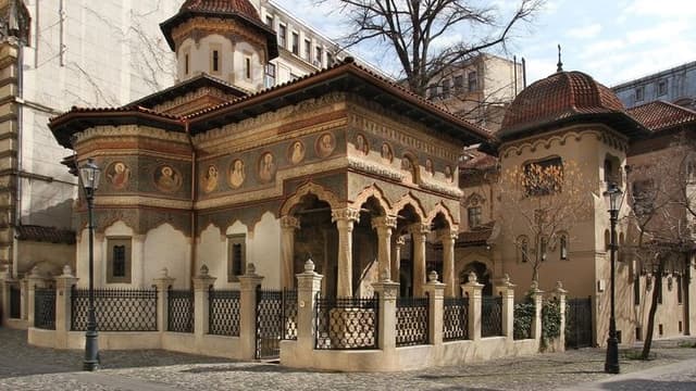 Bucharest Tour Passeio Cultural de Arte, História e Alma Romena