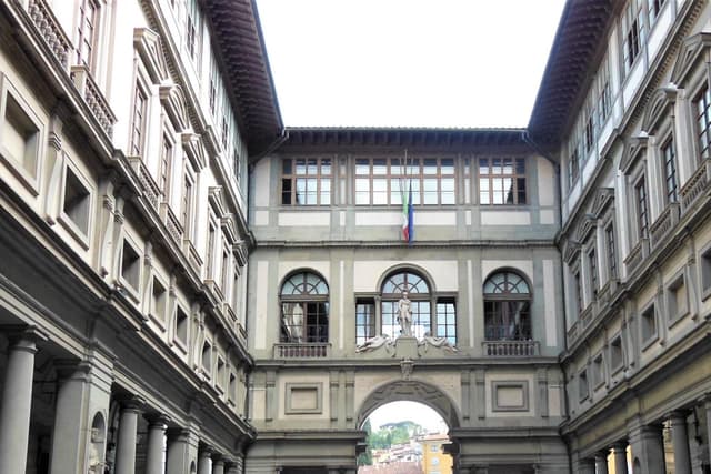 Pisa Ticket Ingresso para Florença Renascentista e Uffizi: Viagem de um dia saindo de Roma em trem de alta velocidade