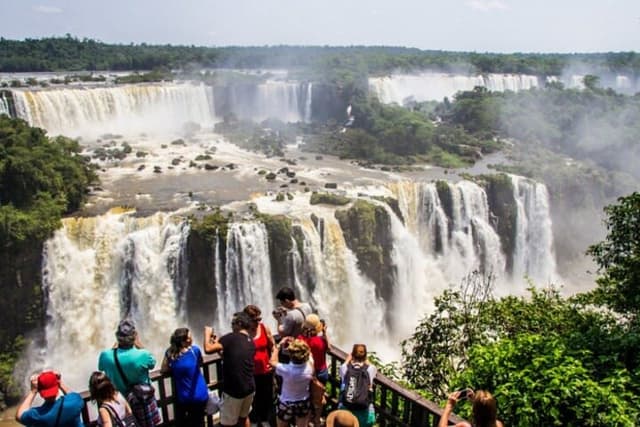 Foz do Iguaçu Tour Excursão privada às Cataratas Argentina e Brasil com ingressos rápidos