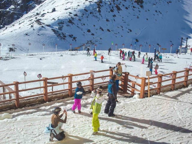 Santiago Tour Laguna del Inca, estância de esqui de Portillo
