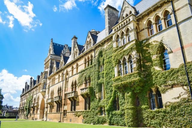 Oxfordshire Tour Passeio a pé pela cidade e universidade em espanhol