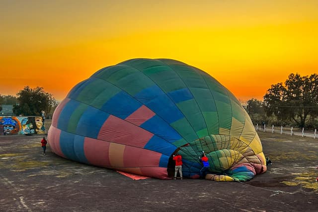 Mexico City Tour Passeio de balão de ar quente em Teotihuacan