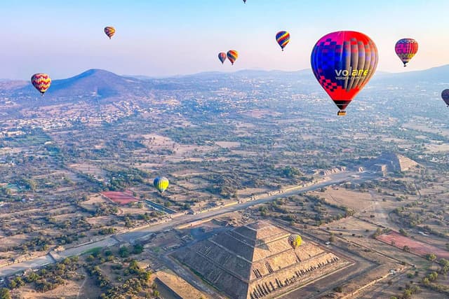 Mexico City Tour Passeio de balão em Teotihuacan e Santuário de Guadalupe