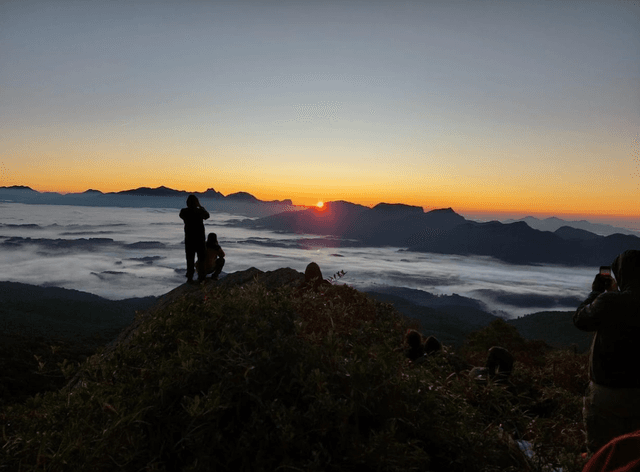 Brasil Tour Nascer do Sol no Morro Samambaia