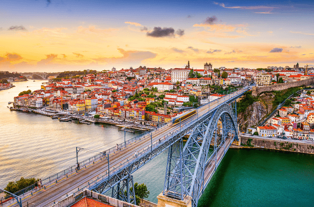 Porto Tour Porto - Tour Privativo em Português com Local Friend