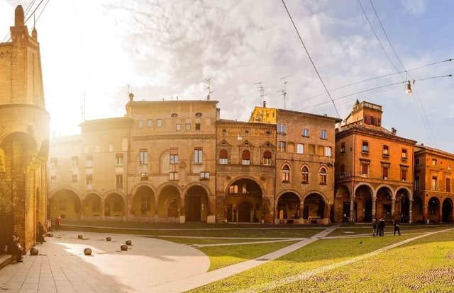 Bologna Tour Passeio a pé por Bolonha