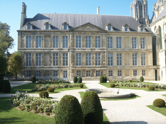 Reims Tour Champanhe - Reims & Epernay → Motorista Guia Brasileiro