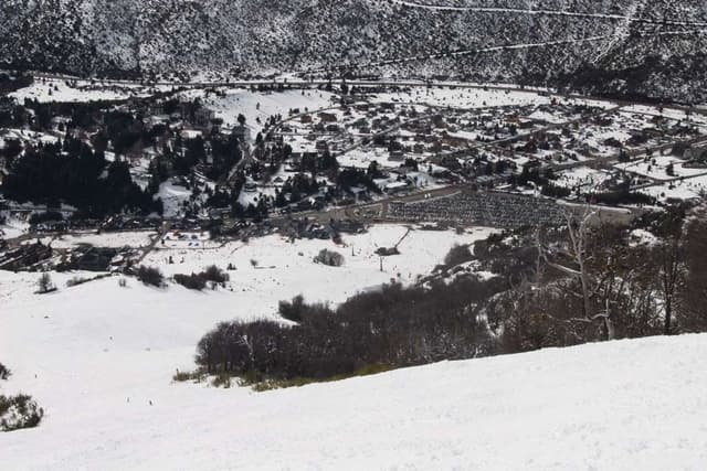 San Carlos de Bariloche Tour Aula em grupo de Ski ou Snowboard com equipamento em Cerro Catedral