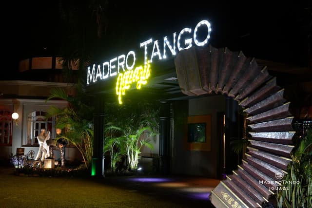 Puerto Iguazú Tour Madero Tango Iguazú: Show de Tango e Folclore, com jantar opcional