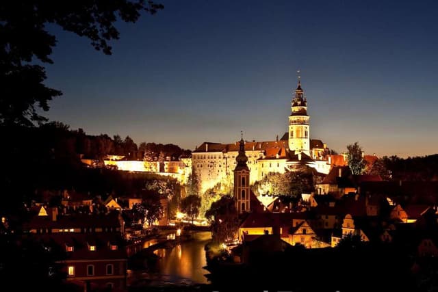 Prague Tour Cesky Krumlov - Viagem de dois dias com almoço e acomodação