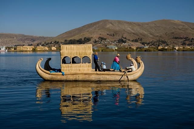 Puno Tour Excursão de dia inteiro ao Lago Titicaca, Ilhas Flutuantes dos Uros e Ilha da Comunidade Taquile saindo de Puno