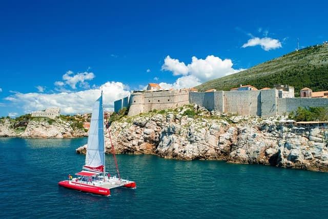 Dubrovnik Tour Cruzeiro de catamarã ao pôr do sol em Dubrovnik somente para adultos
