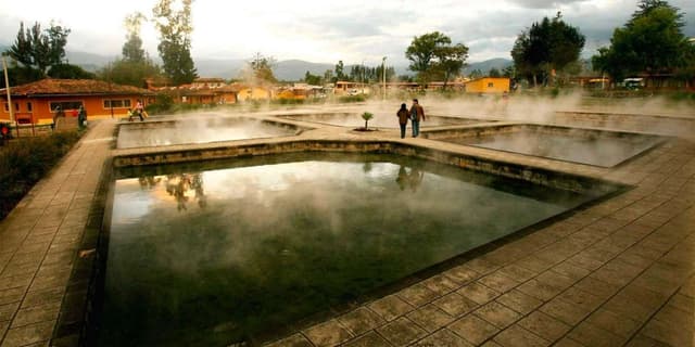 Cajamarca Tour Encantos Coloniais: Hacienda La Colpa e Baños del Inca