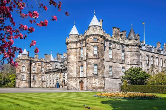 Edinburgh Tour Passeio pela cidade - Calton Hill, Holyrood, Dean Village e Royal Mile